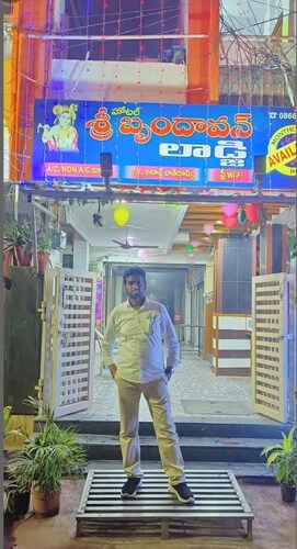 Brundavan NearVijayawada Railwaystation