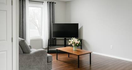 Welcoming Home in Leduc for Families & Travelers!