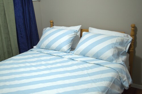 Welcoming Home in Leduc for Families & Travelers!