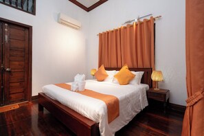 4 bedrooms, iron/ironing board, WiFi, bed sheets - Serenity 4-Bedroom House with Private Pool (Siem Reap)