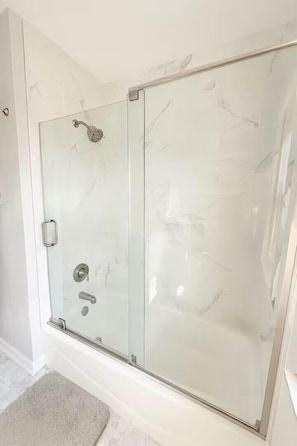 Hair dryer, towels, soap, toilet paper - Modern 3BR + Office • Dog-Friendly w/ Fenced Yard (South Euclid)