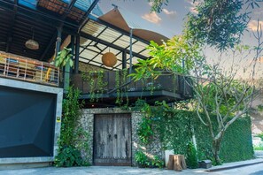 Bagian depan properti