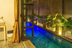 2 outdoor pools - Villa Amalura (Yogyakarta)