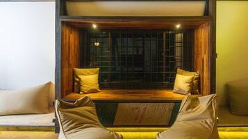 Deluxe Villa, 4 Bedrooms, Balcony, Pool View | Desk, free WiFi