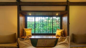 Deluxe Villa, 4 Bedrooms, Balcony, Pool View