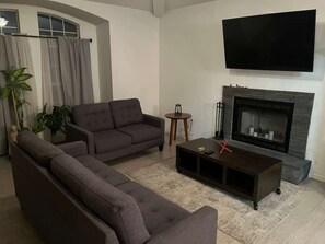 Televisión, chimenea