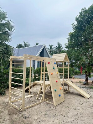 Villa, vista al jardín | Vista al patio