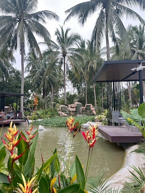 Flat-screen TV - DANU COCO Pool Villa (Ko Pha-ngan)