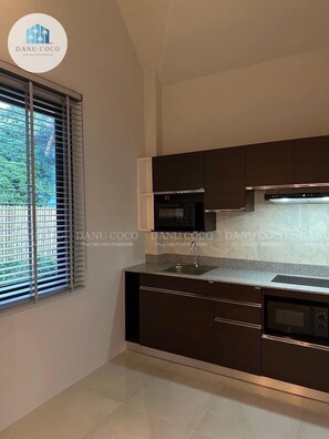 房內夾萬、遮光窗簾/窗簾、隔音、免費 Wi-Fi