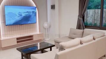 In-room safe, blackout curtains, soundproofing, free WiFi