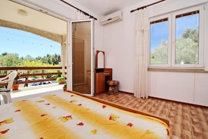 Apartment | 1 bedroom - 1 Bedroom Apartment With Terrace (Lumbarda)