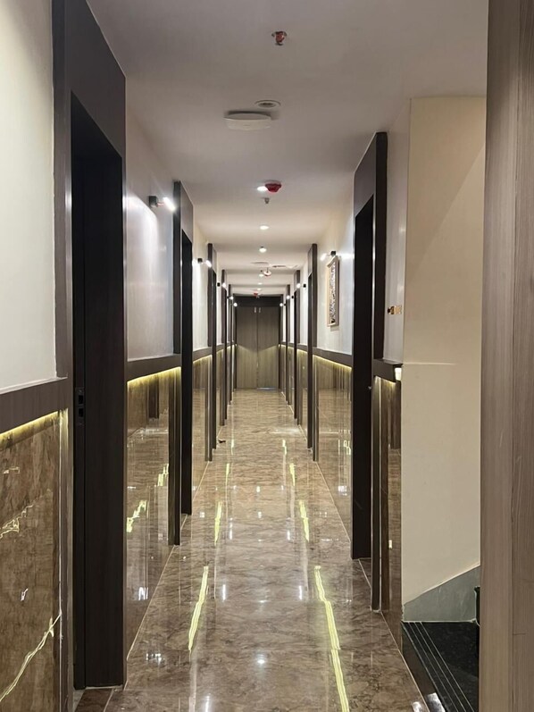 Lobby - CR Residency By Glitz Hotels (Mumbai)