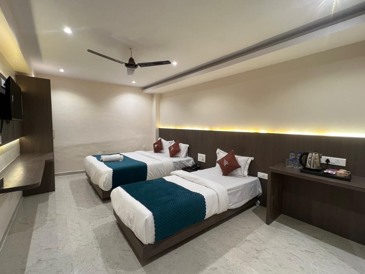 Double Room, City View | Desk, laptop workspace, iron/ironing board, free WiFi