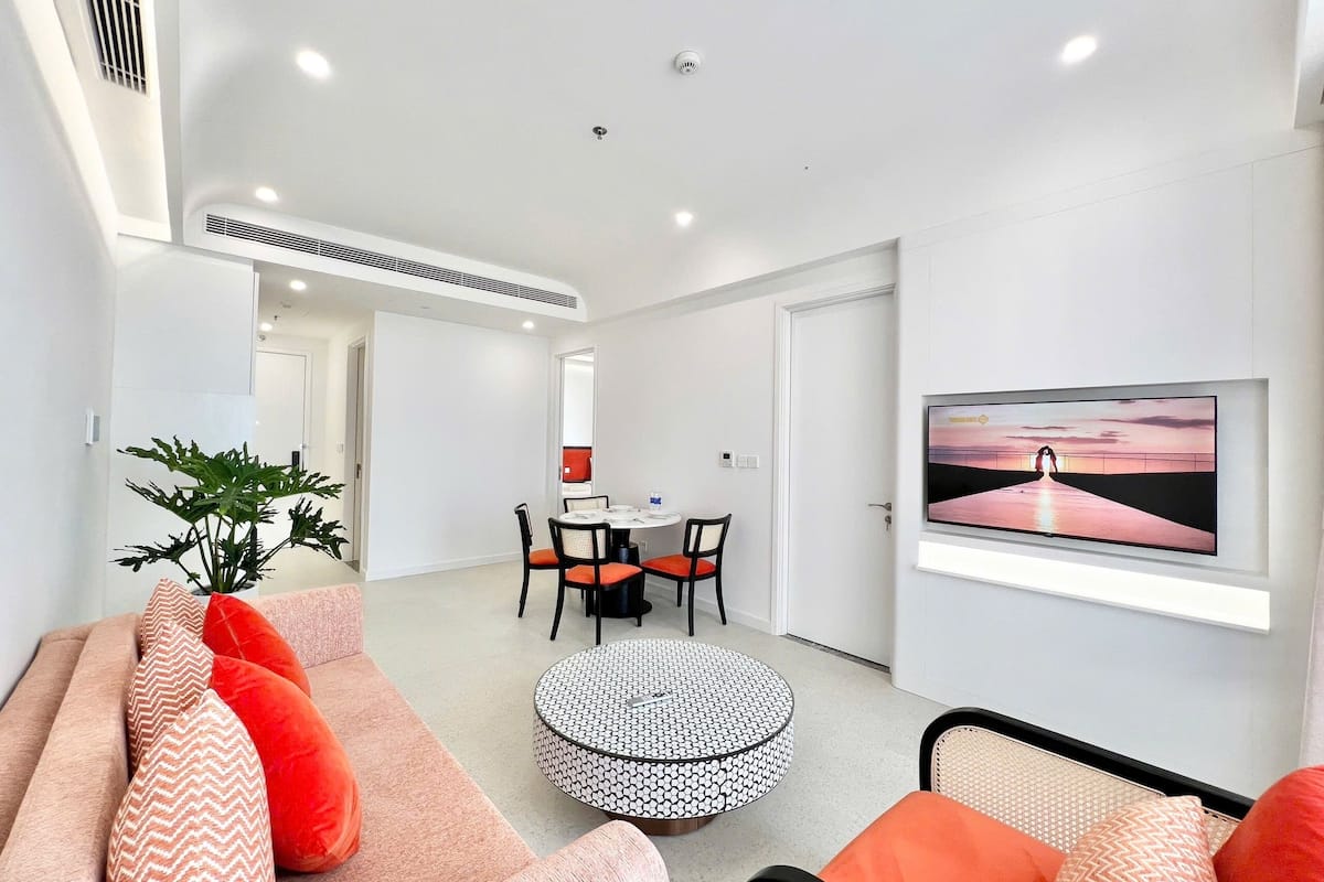 Deluxe Apartment, 2 Bedrooms, Balcony, Ocean View | Living area | TV