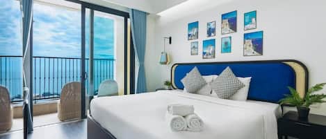 Suite, Balcony, Courtyard View