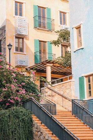 Courtyard view - The Hill Apartment Phu Quoc Firework (Phu Quoc)