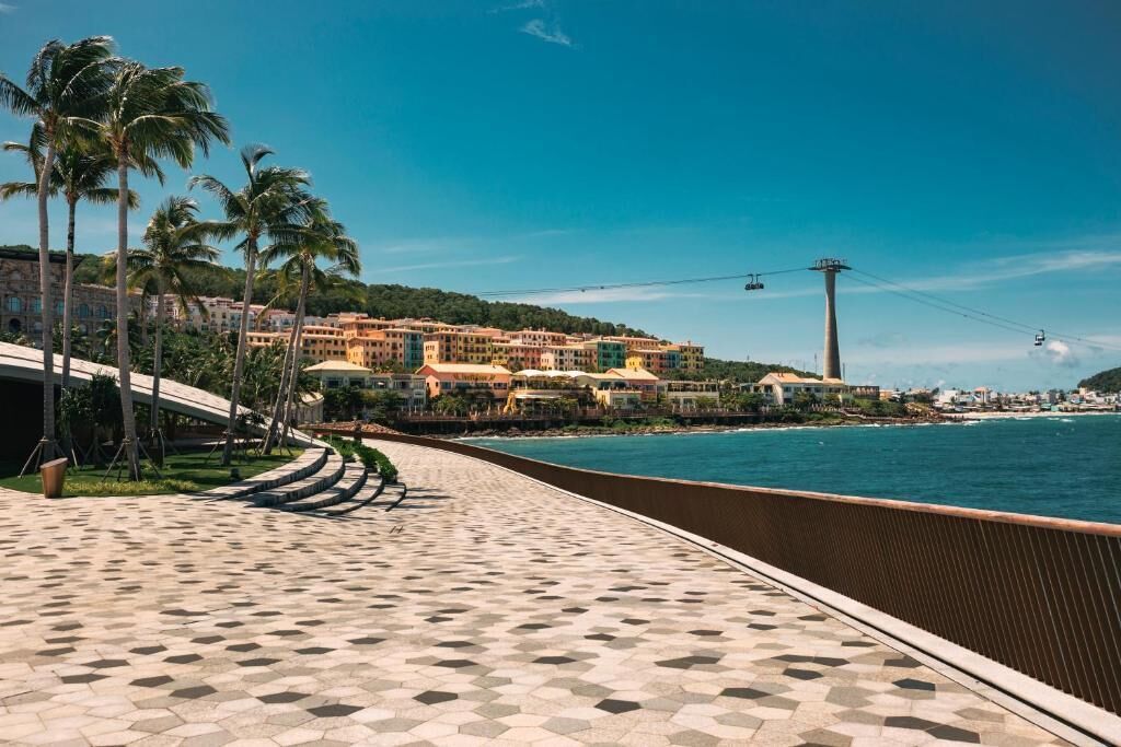 Vista para praia/oceano