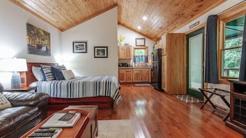 Een strijkplank/strijkijzer, gratis wifi, beddengoed