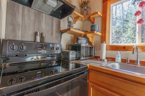 ثلاجة، ميكروويف، فرن، موقد طهي مسطح