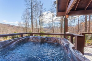 Tina de hidromasaje al aire libre