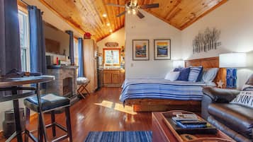 Een strijkplank/strijkijzer, gratis wifi, beddengoed