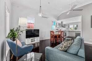 Apartment | Living room - Xanadu Retreat by Marcoola Beach (Sunshine Coast)