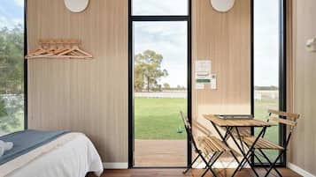 1 多间卧室、床单