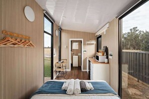 1 bedroom, bed sheets - Murray Haven Farm Stay by Tiny Away (Koonoomoo)