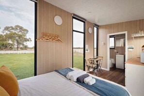 1 bedroom, bed sheets - Murray Haven Farm Stay by Tiny Away (Koonoomoo)