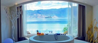 Lugu Lake September Sky Stay