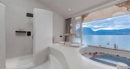 Lugu Lake September Sky Stay