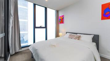 Iron/ironing board, Internet, bed sheets