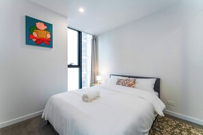 Iron/ironing board, Internet, bed sheets