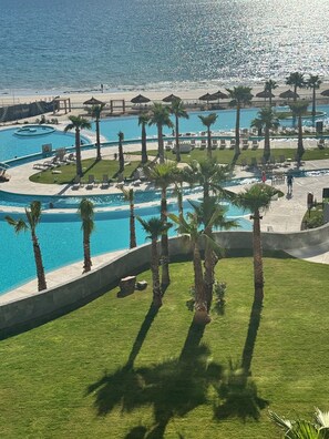 Outdoor pool, a heated pool - Charming 1-bedroom condo with fitness room and AC in marvelous Puerto Peñasco (Puerto Peñasco)