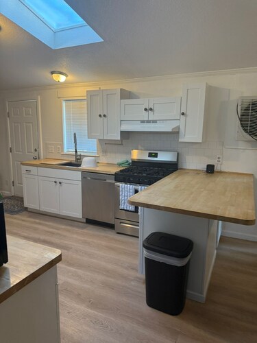 3 bed 2 bth corporate housing in Winnemucca Up to 25% discount for longer stays.