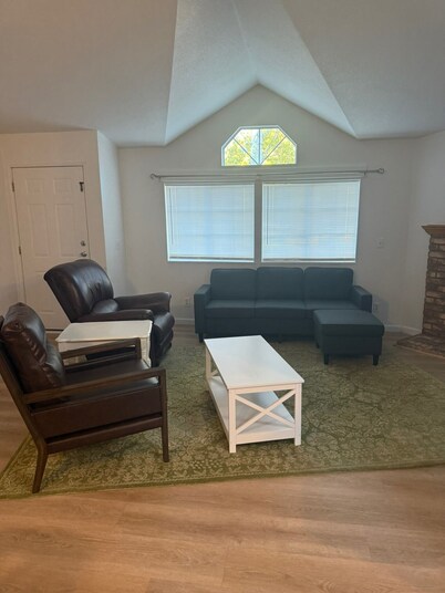 3 bed 2 bth corporate housing in Winnemucca.