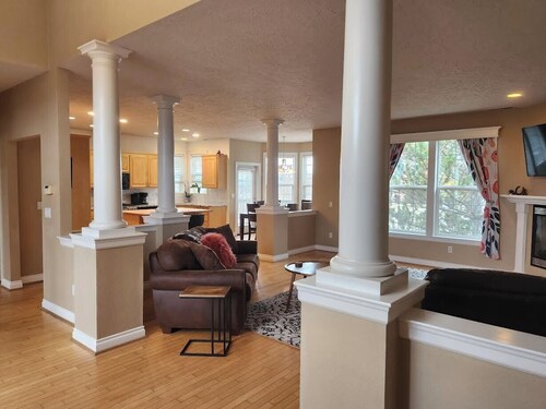 Updated 4-bedroom house near OIT and Sky Lakes Medical Center