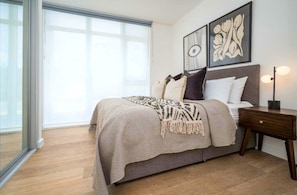 2 habitaciones, tabla de planchar con plancha, wifi y ropa de cama