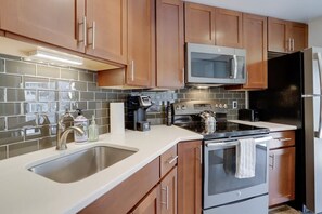 Fridge, microwave, oven, stovetop - Sojourn | VA Square | 2 BR (Arlington)