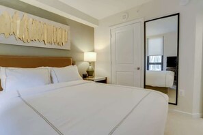 1 bedroom, iron/ironing board, travel cot, WiFi - Sojourn | VA Square | 1 BR (Arlington)