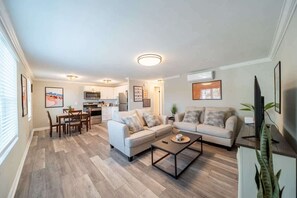 TV - OV Mosaic - Cove Suite (Norfolk)