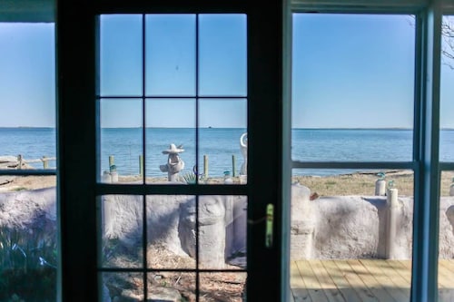 Sojourn's Aviators Dream on Back River