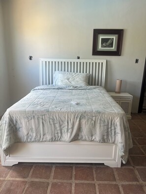 1 habitación, internet y ropa de cama