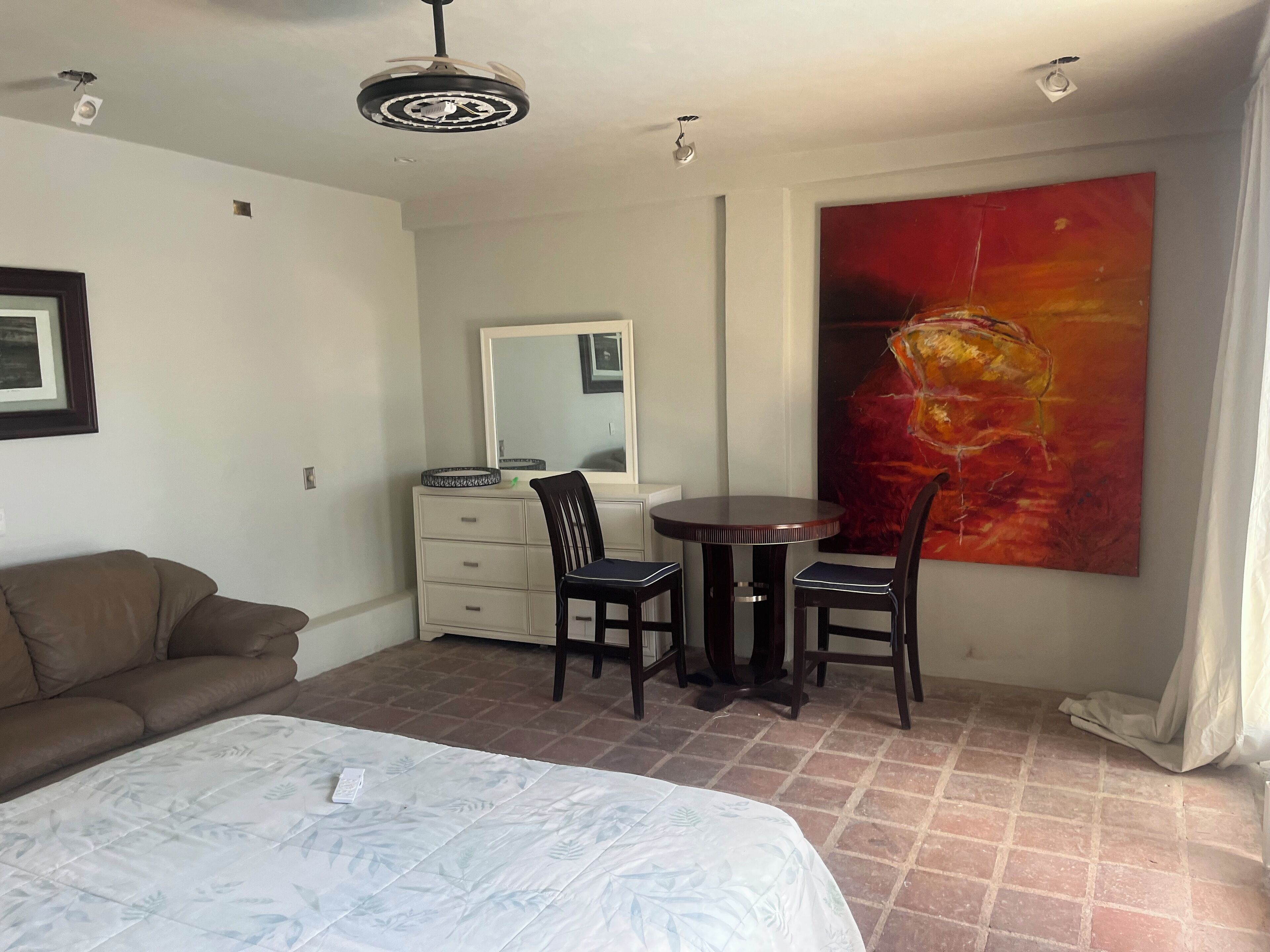 1 bedroom, internet, bed sheets