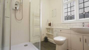 Hårtørrer, håndklæder, Sæbe, Shampoo