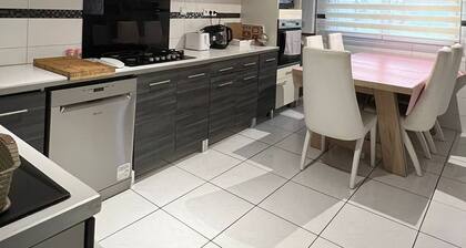 Maison de ville XXXL centre village