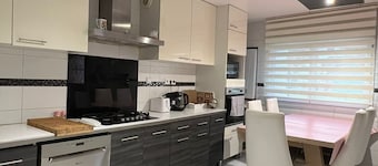 XXXL town house village center