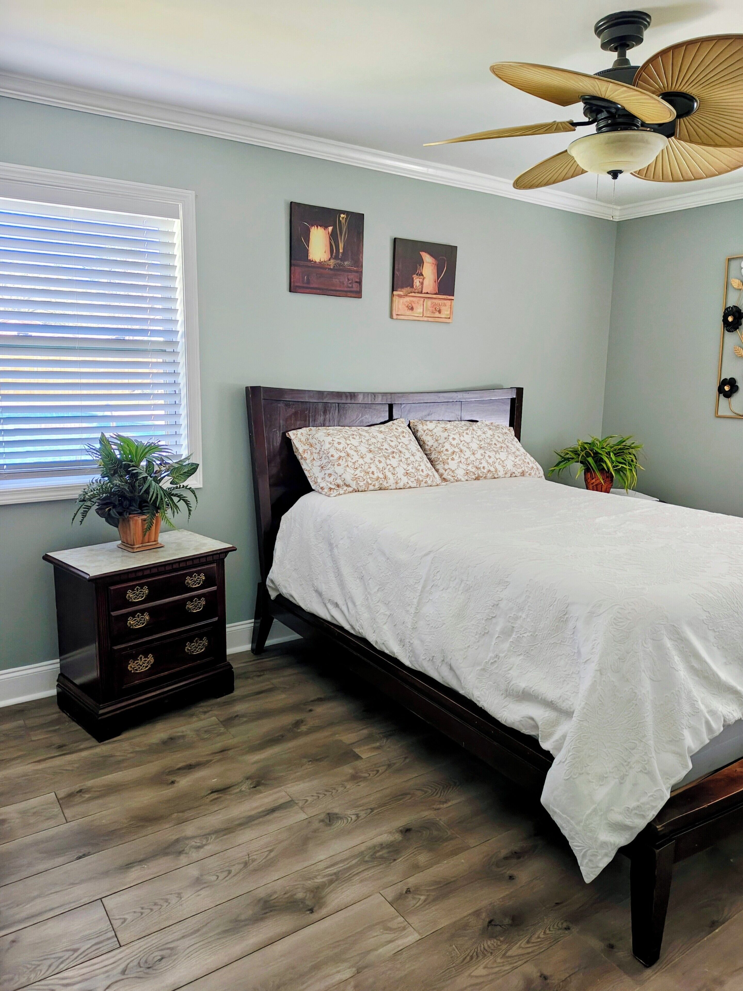 3 bedrooms, desk, iron/ironing board, free WiFi