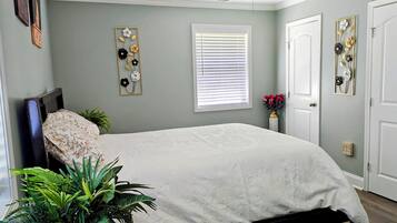 3 Schlafzimmer, Schreibtisch, Bügeleisen/Bügelbrett, kostenloses WLAN