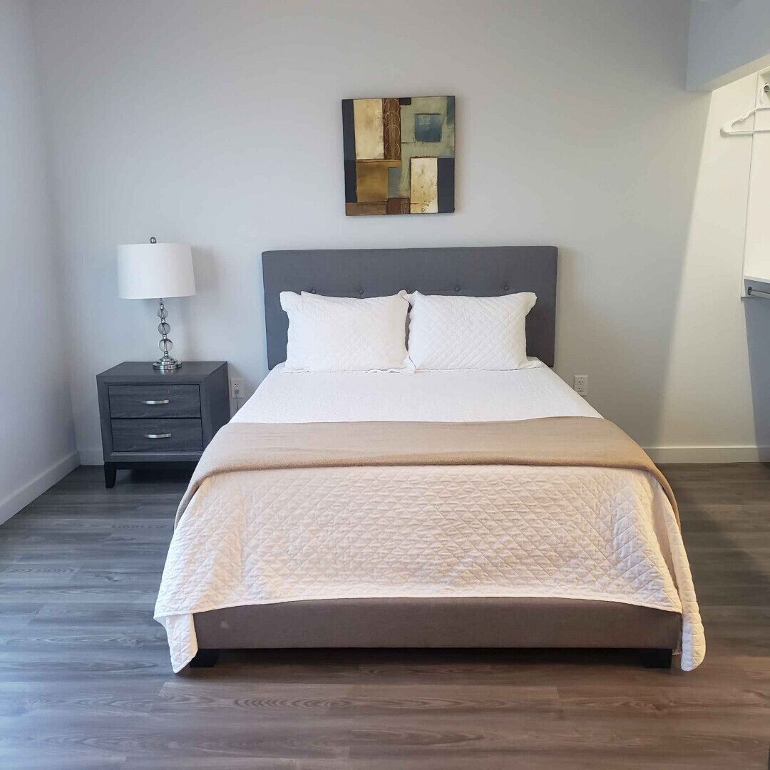 1 habitación, tabla de planchar con plancha, wifi gratis y ropa de cama 